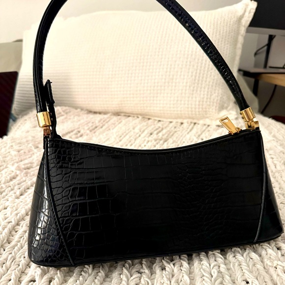 Purse - Picture 1 of 2